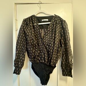 Zara Black Long-Sleeve Wrap-Front Bodysuit with Lipstick Print
